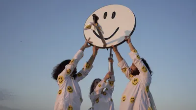 Ailin Mirlashari – The Sun Never Says to Earth