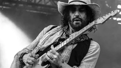 Conny Bloom - Fullt upp 10 år