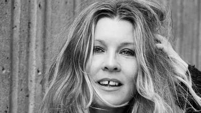 BACKYARD LIVE MUSIC - PERNILLA ANDERSSON