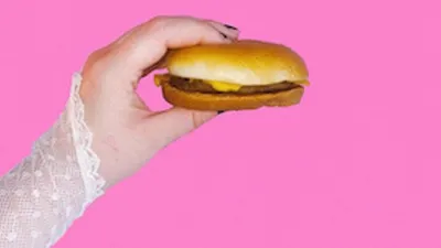 En kvinnas kamp till duschen