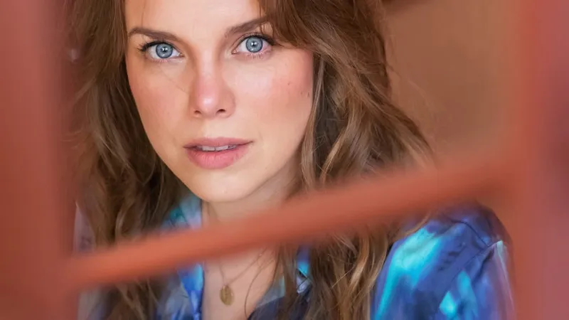 Frida Braxell - Folklig pop på svenska på Slottet