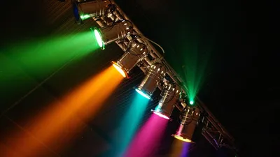 Örebro Comedy Club - Emma Knyckare & Ina Lundström