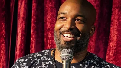 Kärrtorp Comedy med Jonathan Rollins