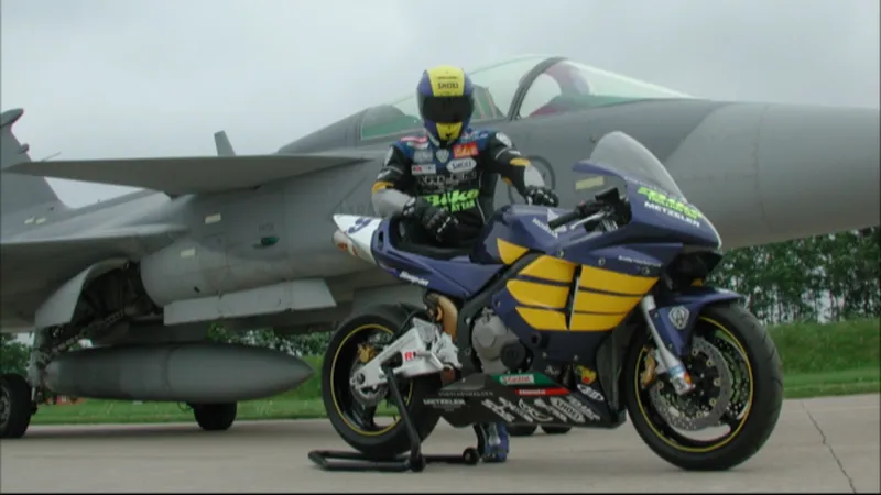 Peter Lindén stridspilot & roadracinglegend