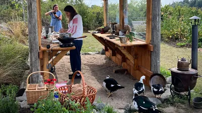 Matlagning med nyskördat utomhus