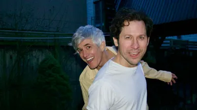 19/4 WE ARE SCIENTISTS | DEBASER NOVA