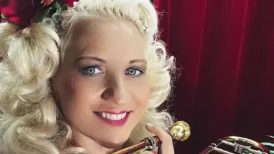 Gunhild Carling 2026 family under druvorna