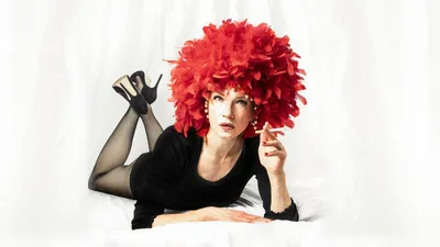 En Stjärt på Himlen, Gud Hund eller Boll - av och med Cecilia Frode