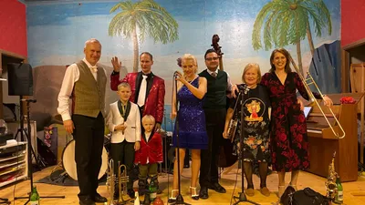 Carling family och Gunhild Carling Tallåsaulan Katrineholm