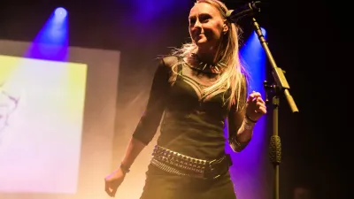 CAT RAPES DOG - unik spelning på Slottet