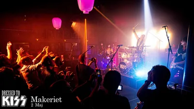 Dressed to Kiss Live