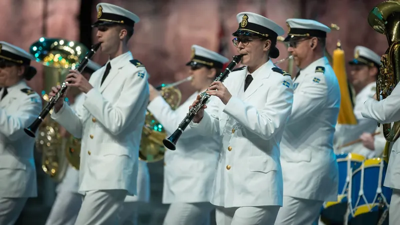 Marinens Musikkår - Marsch till 100 %