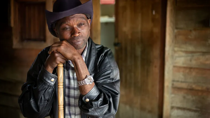 Av lera och blod (Tal: Franska) (Text: Svenska)