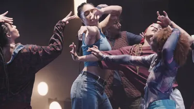 WOMAN av Paradox-sal