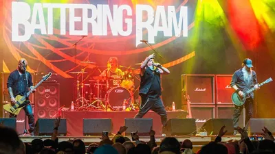 Club Rundgång  -  Battering Ram, förband El Pompero & Marcus Larbring