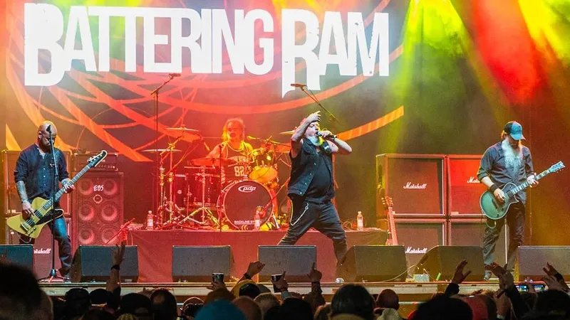 Club Rundgång  -  Battering Ram, förband El Pompero & Marcus Larbring